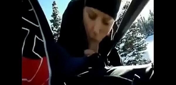  GF gives blowjob on ski lift